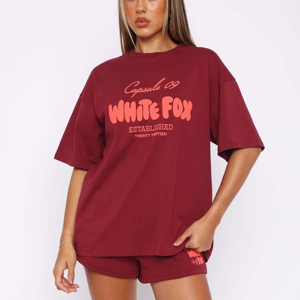 White Fox Capsule 9 Star Of The Moment
Oversized Tee Burgundy